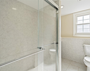 445 S Wellwood Avenue - Photo Thumbnail 7
