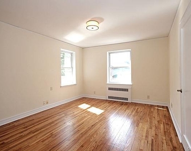 160 S Middle Neck Road - Photo Thumbnail 9