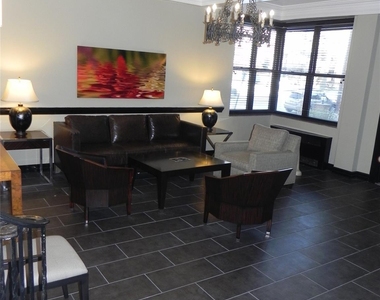 160 S Middle Neck Road - Photo Thumbnail 2