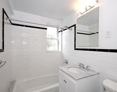 160 S Middle Neck Road - Photo Thumbnail 12