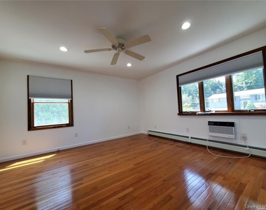 123 Maple Avenue - Photo Thumbnail 4