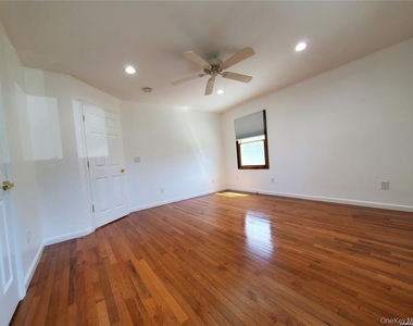 123 Maple Avenue - Photo Thumbnail 5