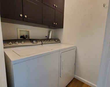 123 Maple Avenue - Photo Thumbnail 10