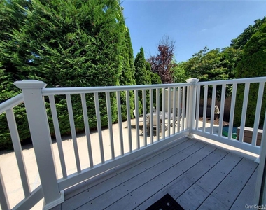 123 Maple Avenue - Photo Thumbnail 11