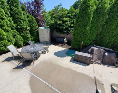 123 Maple Avenue - Photo Thumbnail 12