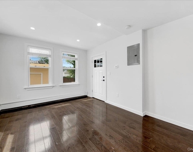 23 Colin Street - Photo Thumbnail 2