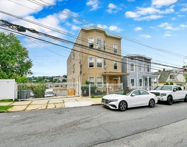 23 Colin Street - Photo Thumbnail 13
