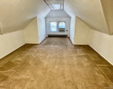 196-42 44th Avenue - Photo Thumbnail 3