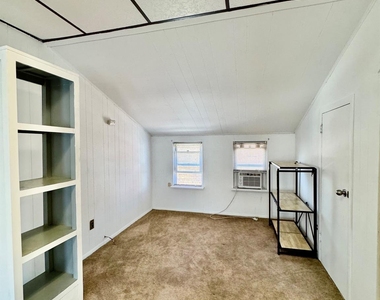 196-42 44th Avenue - Photo Thumbnail 2