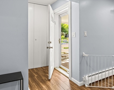 55 Warwick Road - Photo Thumbnail 4