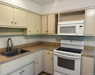97 Cold Spring Road - Photo Thumbnail 7