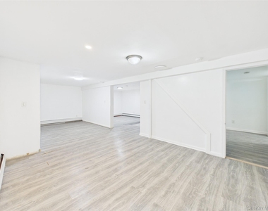 9 Ferndale Drive - Photo Thumbnail 23