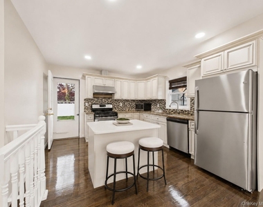 9 Ferndale Drive - Photo Thumbnail 10