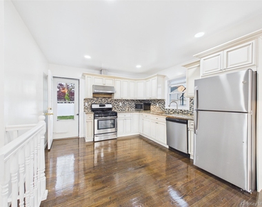 9 Ferndale Drive - Photo Thumbnail 7