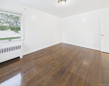 9 Ferndale Drive - Photo Thumbnail 17