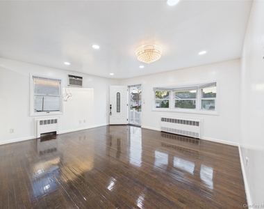 9 Ferndale Drive - Photo Thumbnail 4