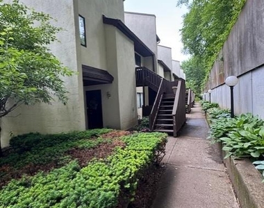352 N Greeley Avenue - Photo Thumbnail 15