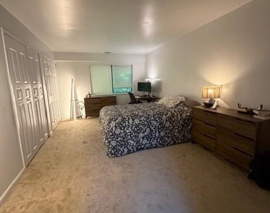 352 N Greeley Avenue - Photo Thumbnail 11