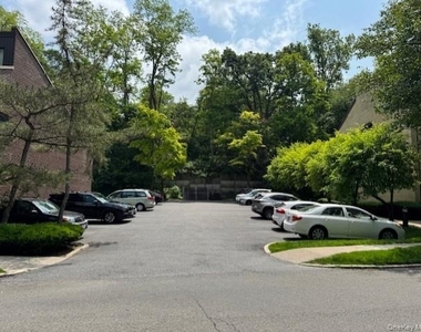 352 N Greeley Avenue - Photo Thumbnail 16