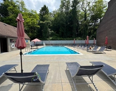 352 N Greeley Avenue - Photo Thumbnail 19