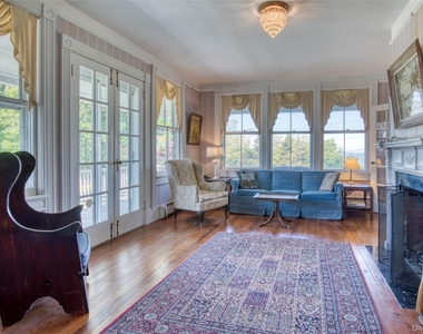 100 Maple Lane - Photo Thumbnail 5