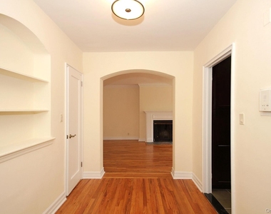 160 S Middle Neck Road - Photo Thumbnail 5