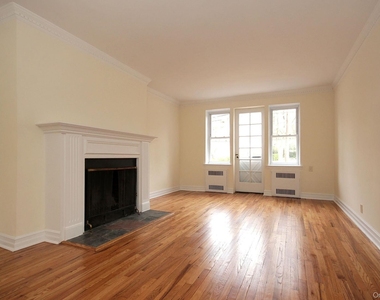 160 S Middle Neck Road - Photo Thumbnail 3