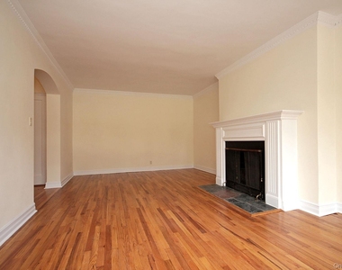 160 S Middle Neck Road - Photo Thumbnail 4