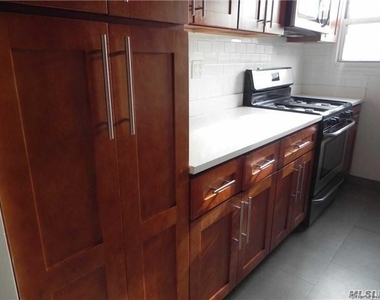 17 Schenck Avenue - Photo Thumbnail 2