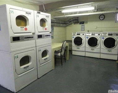 17 Schenck Avenue - Photo Thumbnail 10