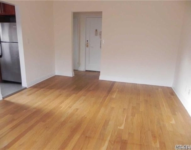 17 Schenck Avenue - Photo Thumbnail 5