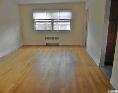 17 Schenck Avenue - Photo Thumbnail 4