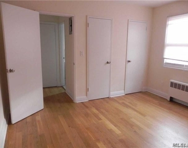 17 Schenck Avenue - Photo Thumbnail 7