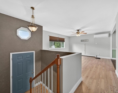 76 Maureen Drive - Photo Thumbnail 4