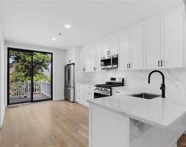 447 Warburton Avenue - Photo Thumbnail 2