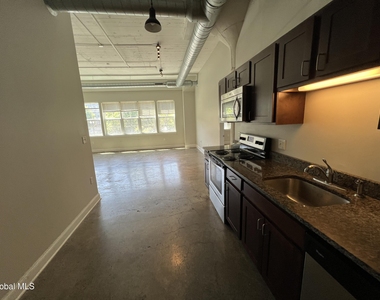 733 Broadway - Photo Thumbnail 6