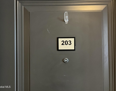 733 Broadway - Photo Thumbnail 3
