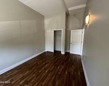733 Broadway - Photo Thumbnail 18