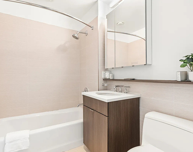 306 West 48th Street - Photo Thumbnail 5