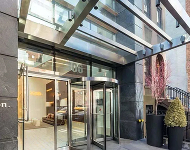 306 West 48th Street - Photo Thumbnail 7