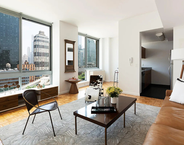 455 West 37th Street - Photo Thumbnail 6