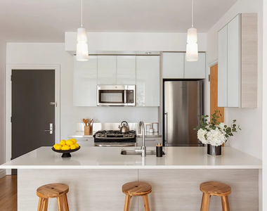 550 West 54th Street - Photo Thumbnail 3
