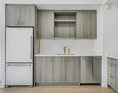515 West 38th Street - Photo Thumbnail 6