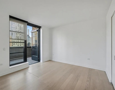 515 West 38th Street - Photo Thumbnail 4