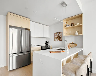 554 West 46th Street - Photo Thumbnail 4
