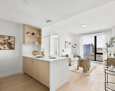 554 West 46th Street - Photo Thumbnail 3