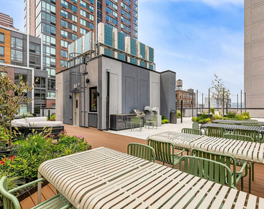 554 West 46th Street - Photo Thumbnail 8