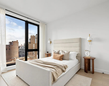554 West 46th Street - Photo Thumbnail 2