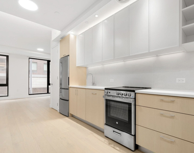 555 West 45th Street - Photo Thumbnail 5