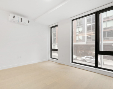 555 West 45th Street - Photo Thumbnail 2